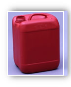 water jerrycans in kleur rood